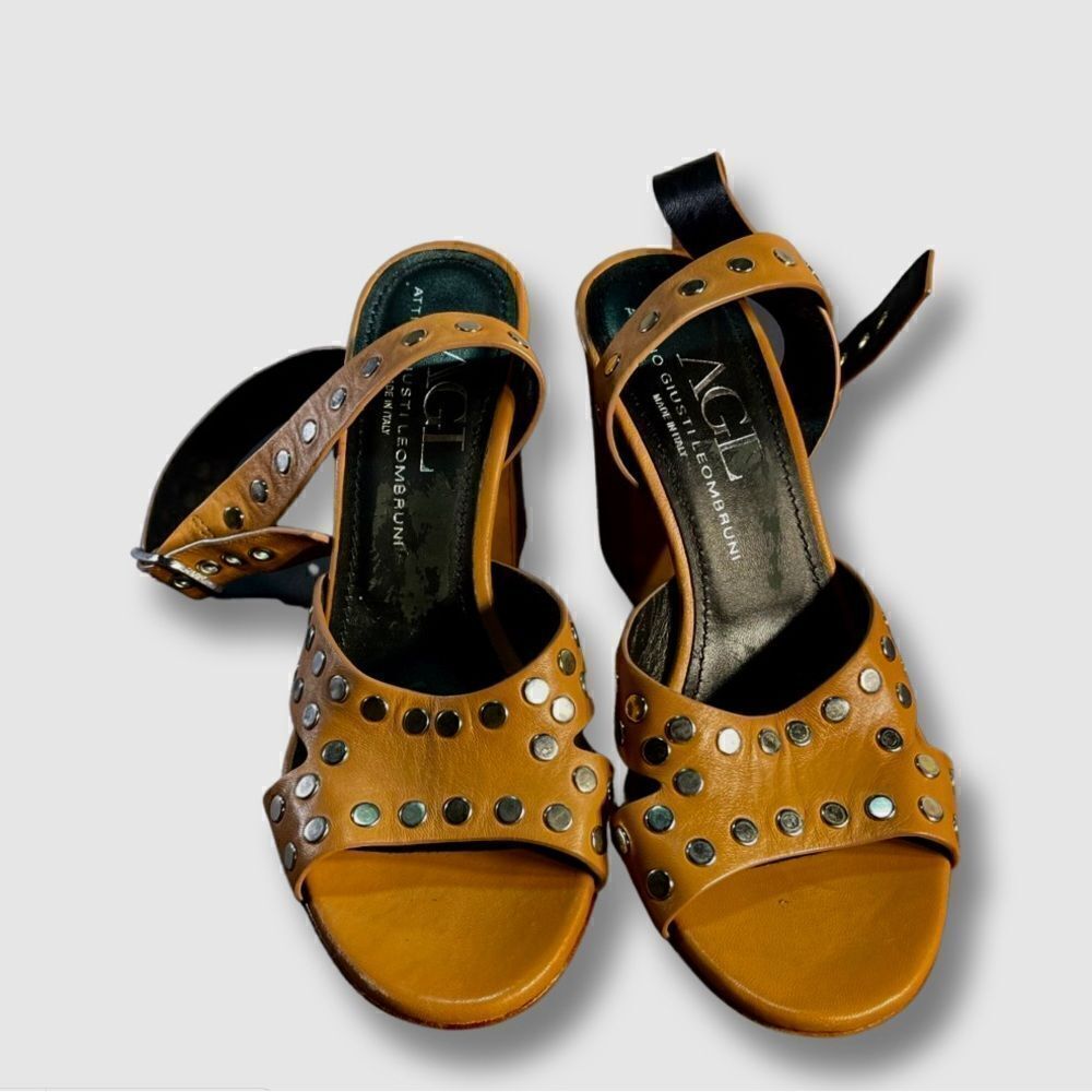 Attilio Gusti Leombruni (AGL) - Italian made brown leather pumps